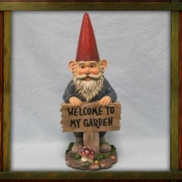 🆕🏬Man Gnome Figurine 16.95” - Picture 2 of 2